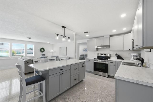 2090 PENNSYLVANIA AVENUE, Englewood, FL 34224