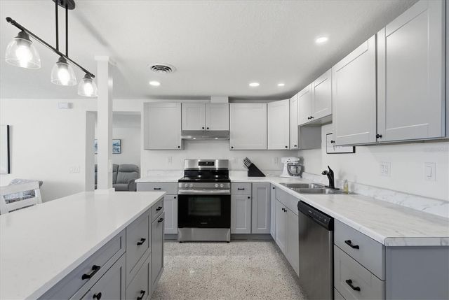 2090 PENNSYLVANIA AVENUE, Englewood, FL 34224