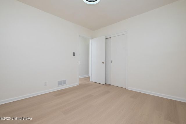 3126 Michael Dr, Louisville, KY 40220