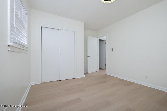 3126 Michael Dr, Louisville, KY 40220