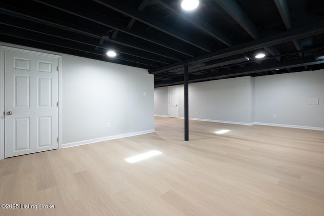 3126 Michael Dr, Louisville, KY 40220