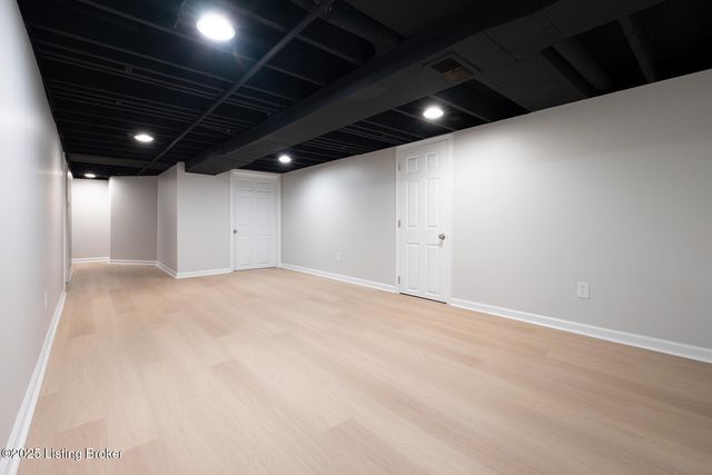 3126 Michael Dr, Louisville, KY 40220