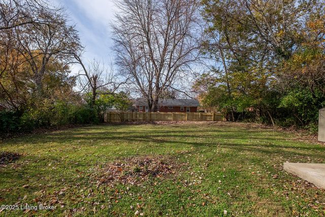 3126 Michael Dr, Louisville, KY 40220