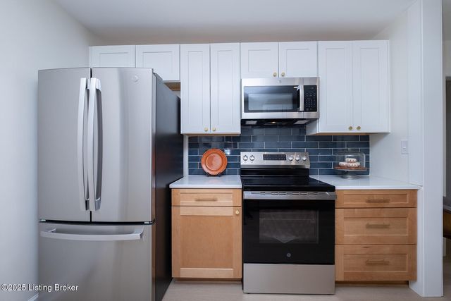 3126 Michael Dr, Louisville, KY 40220