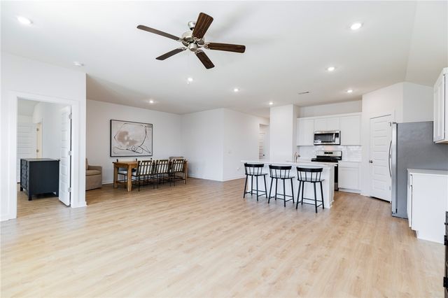 4423 W Canyon Run Drive, Fayetteville, AR 72704