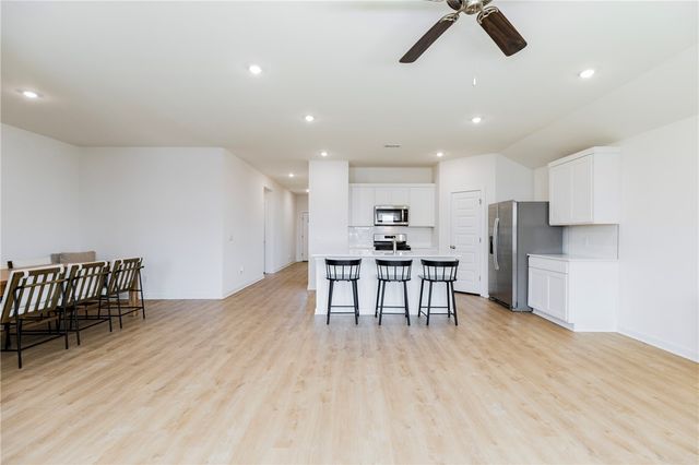 4423 W Canyon Run Drive, Fayetteville, AR 72704