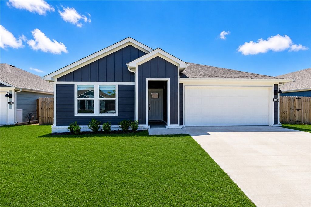 4423 W Canyon Run Drive, Fayetteville, AR 72704