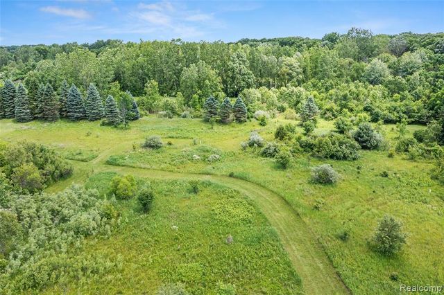 9759 Jessica J Lane, Salem, MI 48175