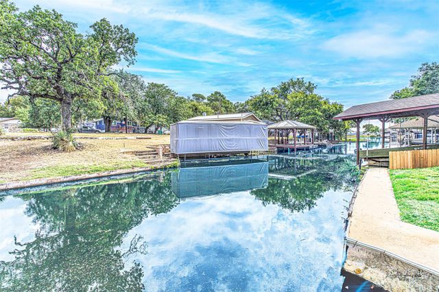 301 Twilight LN, Granite Shoals, TX 78654