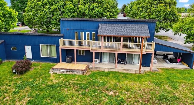 406 E 2nd St, South Point, OH 45680