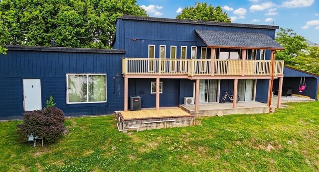 406 E 2nd St, South Point, OH 45680