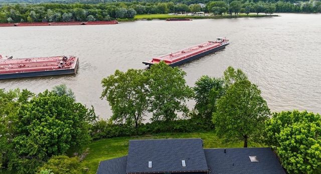 406 E 2nd St, South Point, OH 45680