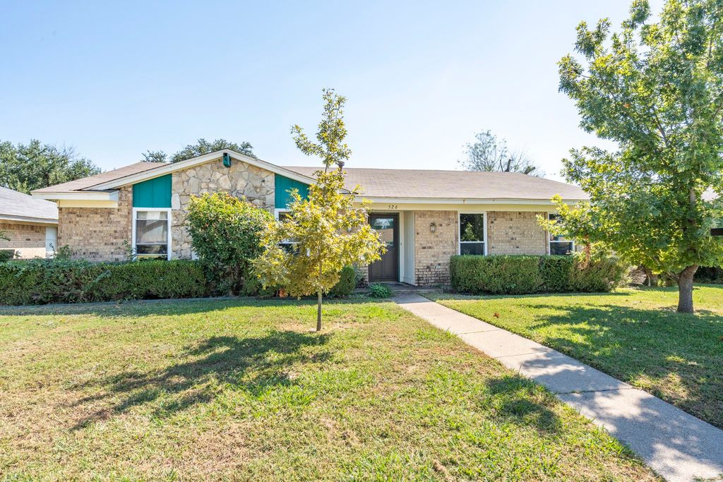 526 Grinnell Drive, Garland, TX 75043
