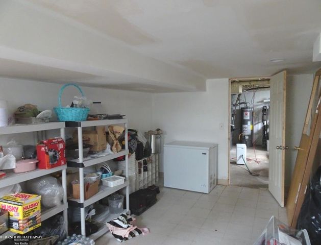 28014 Lorraine Avenue, Warren, MI 48093