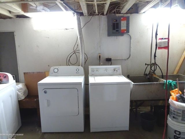 28014 Lorraine Avenue, Warren, MI 48093