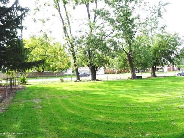 28014 Lorraine Avenue, Warren, MI 48093