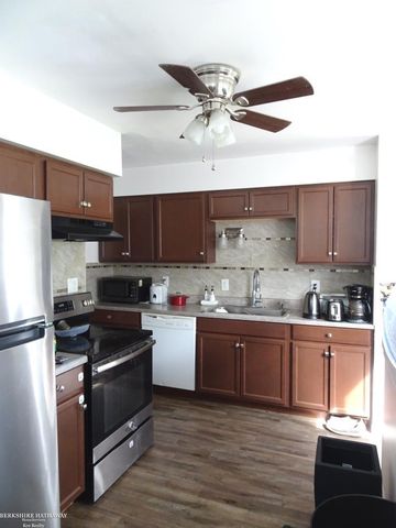 28014 Lorraine Avenue, Warren, MI 48093
