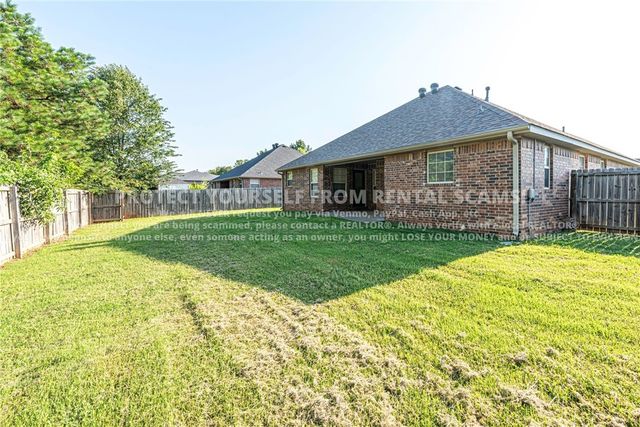 1689 N Oakhaven Place, Fayetteville, AR 72704