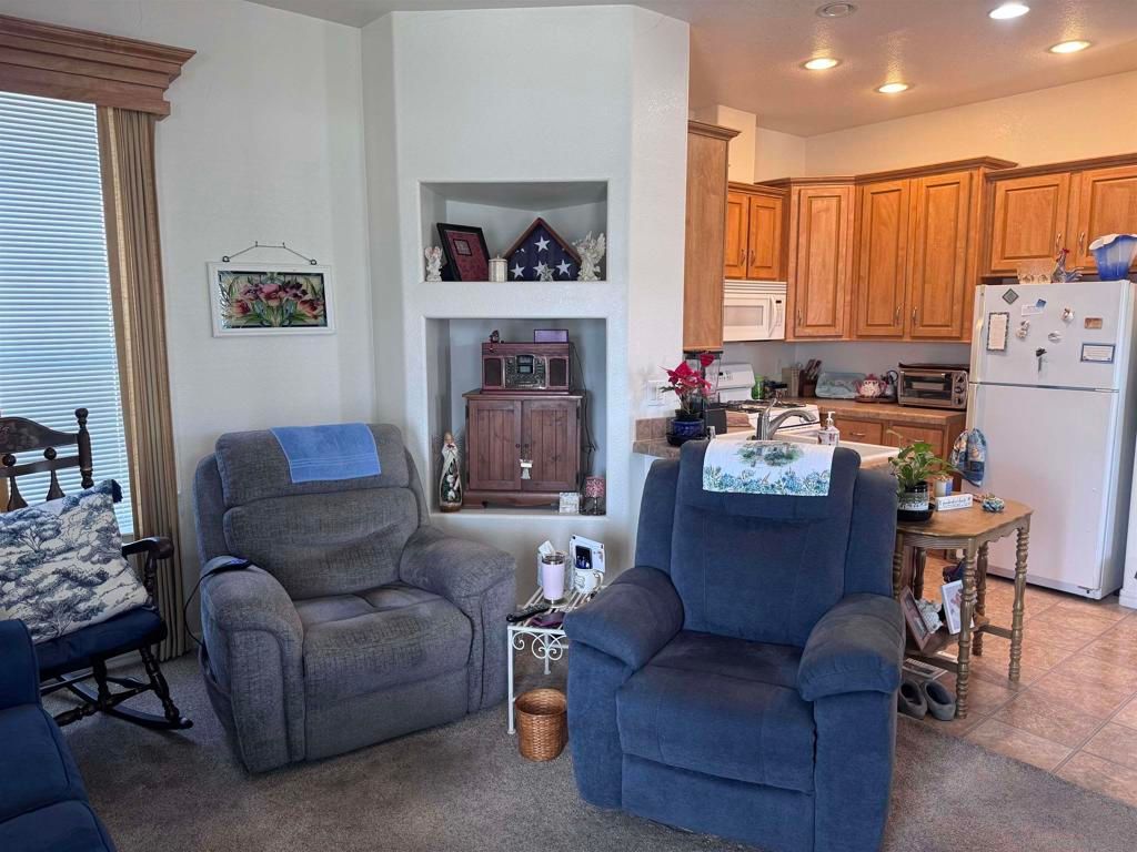 Image 5 of property listing at 450 E Bradley Ave 12, El Cajon, CA 92021