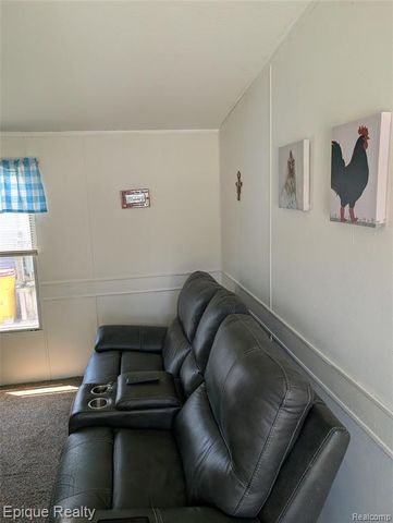 952 Cour Retta Street, Warren, MI 48091