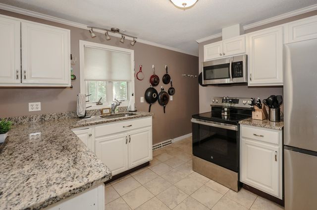105 Kilrea Road, Derry, NH 03038