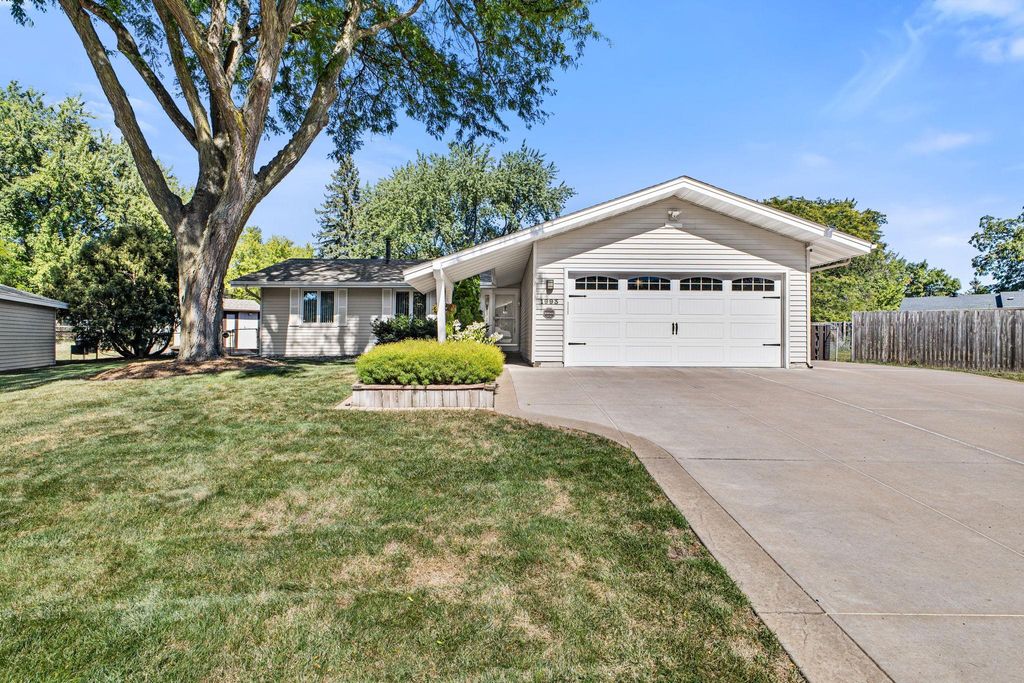 1993 Warbler Lane, Saint Paul, MN 55119 — exterior