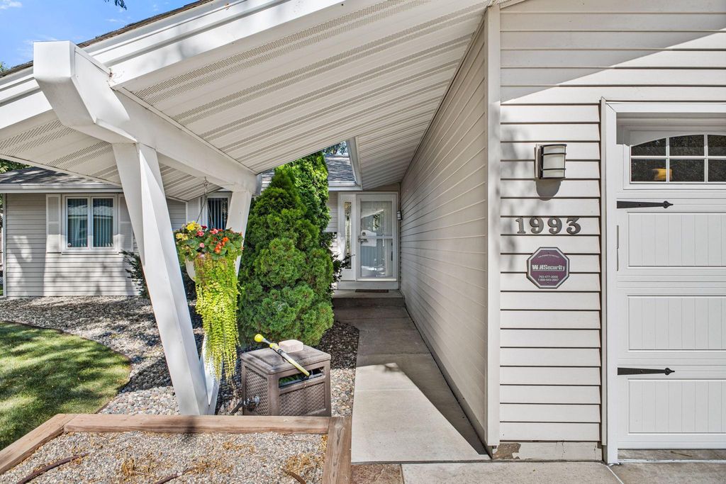 1993 Warbler Lane, Saint Paul, MN 55119 — photo 5