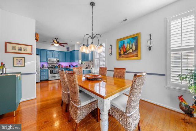 10 LARKSPUR DR, Marlton, NJ 08053