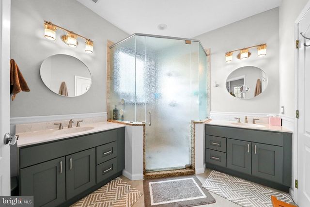 10 LARKSPUR DR, Marlton, NJ 08053