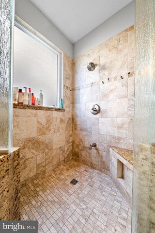 10 LARKSPUR DR, Marlton, NJ 08053