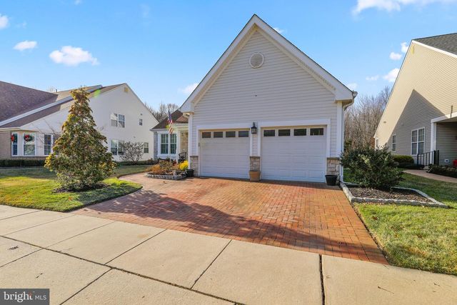 10 LARKSPUR DR, Marlton, NJ 08053