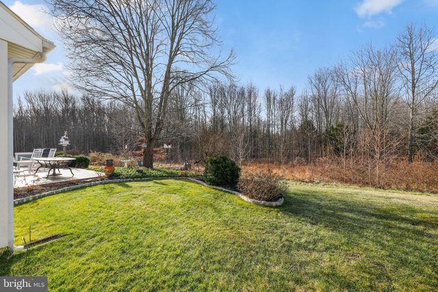 10 LARKSPUR DR, Marlton, NJ 08053