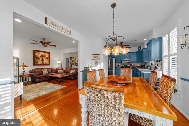 10 LARKSPUR DR, Marlton, NJ 08053