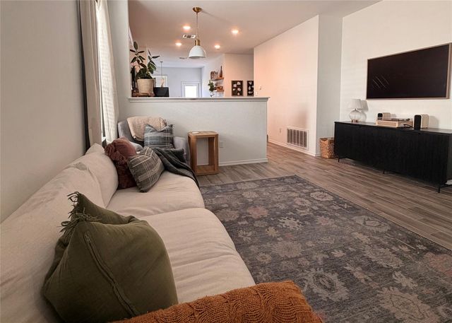 112 Bennington DR, Liberty Hill, TX 78642