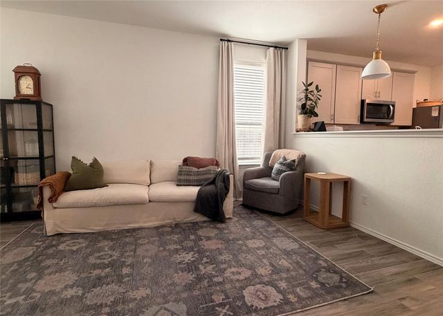 112 Bennington DR, Liberty Hill, TX 78642