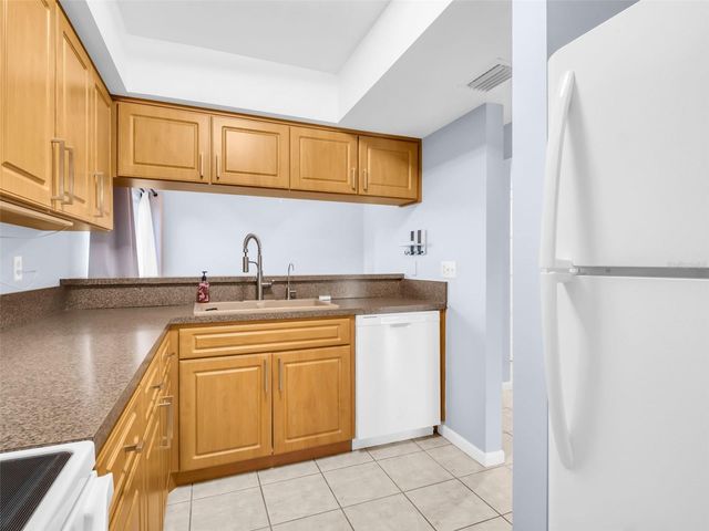 622 WINDRUSH BAY DRIVE Bldg K, Tarpon Springs, FL 34689