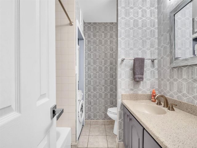 622 WINDRUSH BAY DRIVE Bldg K, Tarpon Springs, FL 34689