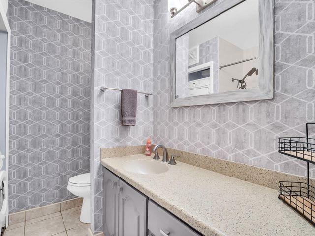 622 WINDRUSH BAY DRIVE Bldg K, Tarpon Springs, FL 34689