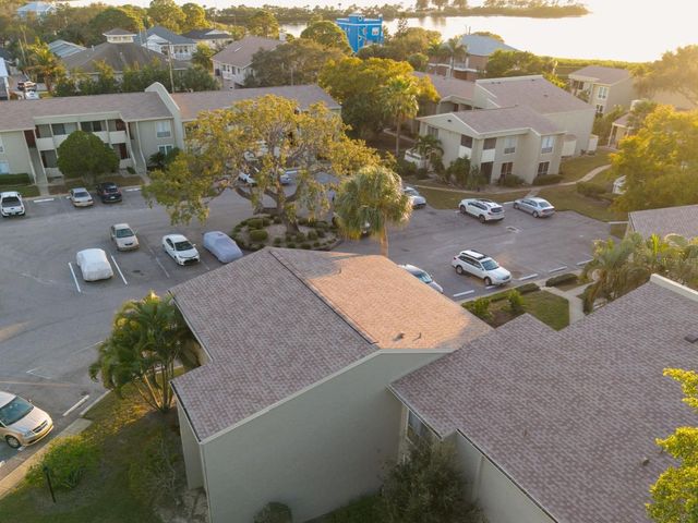 622 WINDRUSH BAY DRIVE Bldg K, Tarpon Springs, FL 34689