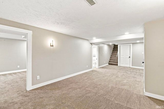 15747 Wagon Wheel N, Granger, IN 46530