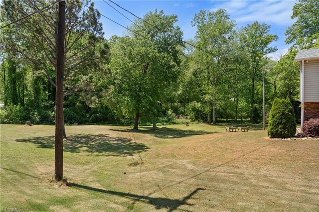 606 Merriweather Drive, King, NC 27021