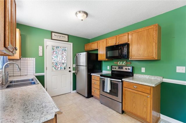 606 Merriweather Drive, King, NC 27021