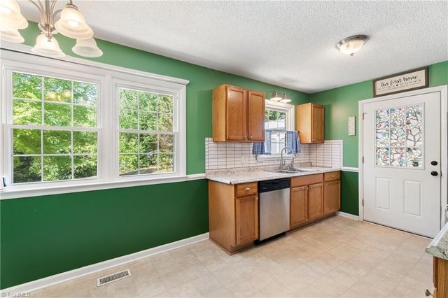 606 Merriweather Drive, King, NC 27021
