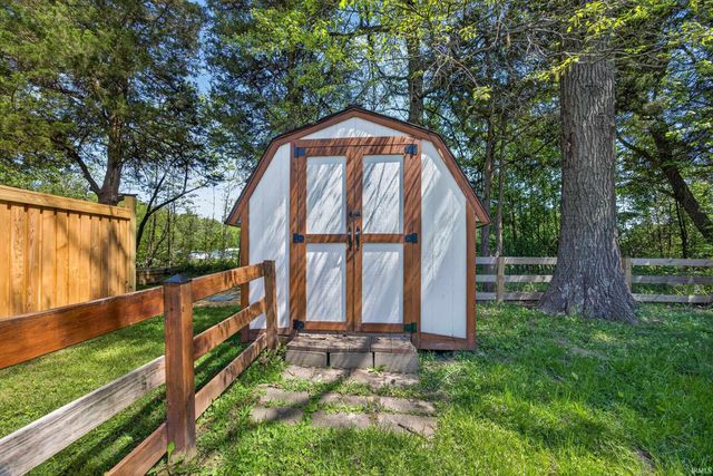 126 Hel Mar Drive, Mitchell, IN 47446