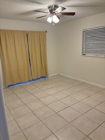 5724 Boynton Cres Crescent, Boynton Beach, FL 33437