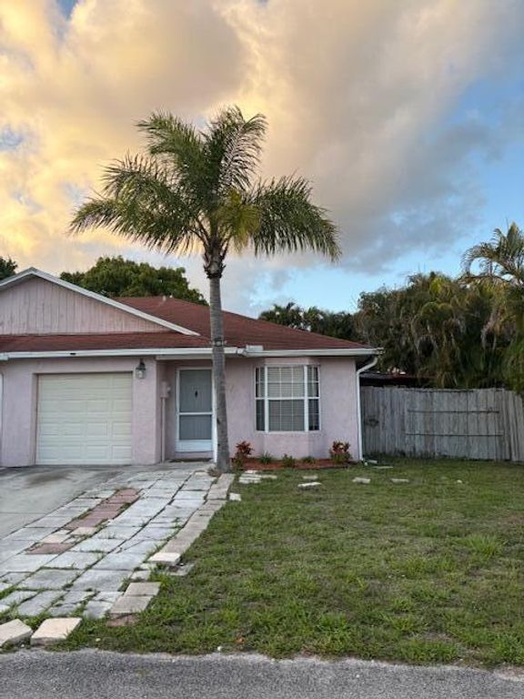 5724 Boynton Cres Crescent, Boynton Beach, FL 33437
