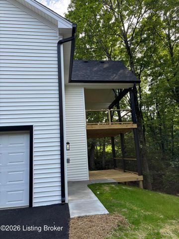 3008 New Moody Ln, La Grange, KY 40031