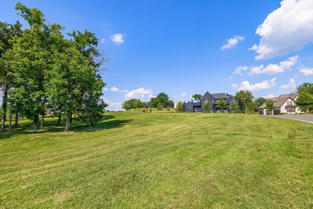 7266 Harlow Dr, College Grove, TN 37046