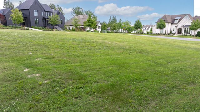 7266 Harlow Dr, College Grove, TN 37046