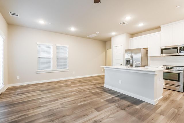 337 N Centro Circle, Shenandoah, TX 77385